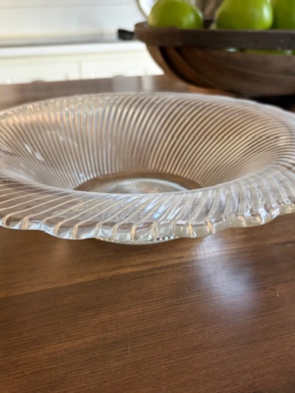 VINTAGE DEPRESSION FEDERAL GLASS CRYSTAL *DIANA* GLASS SWIRL DESIGN BOWL 12-1/4"